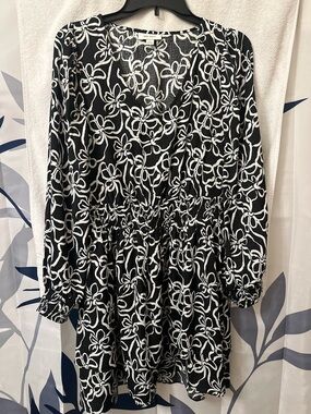 Women’s Black & White Floral Midi Dress
